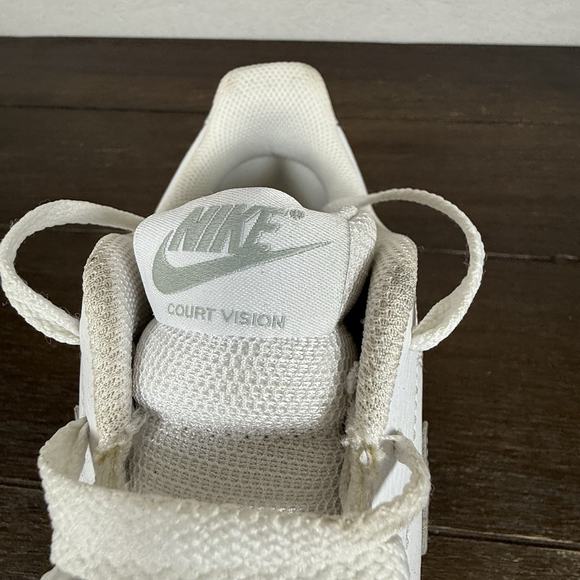 Nike White and Gray Sneakers - Picture 5 of 7